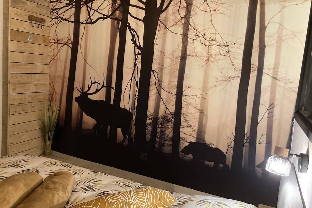 The Eddy Lodge, a tiny house with a view of nature and a Nordic bath in Longlier, Neufchâteau