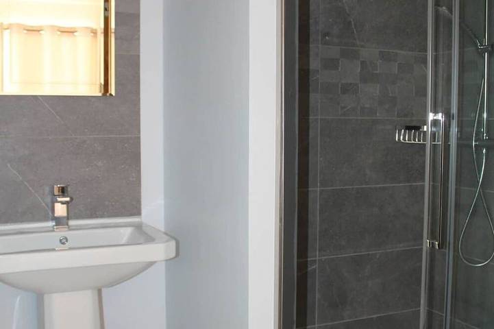 Gîte pour 5 personnes, avec jardin et piscine à Saint-Laurent-de-Cerdans - 4