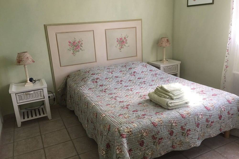 Casa de campo con piscina, para 8 personas, totalmente equipada. in Pont-Saint-Esprit, Region de Nimes