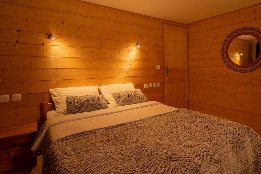Le Chalet Lovecy - View of the mountains 4/5 people in Bernex, Thonon-les-Bains region