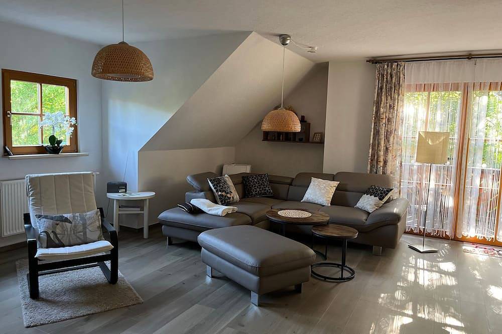 Ganze Wohnung, Ferienwohnung im Obergeschoss - Ferienwohnung Unter den Linden in Großräschen, Lausitzer Seenland