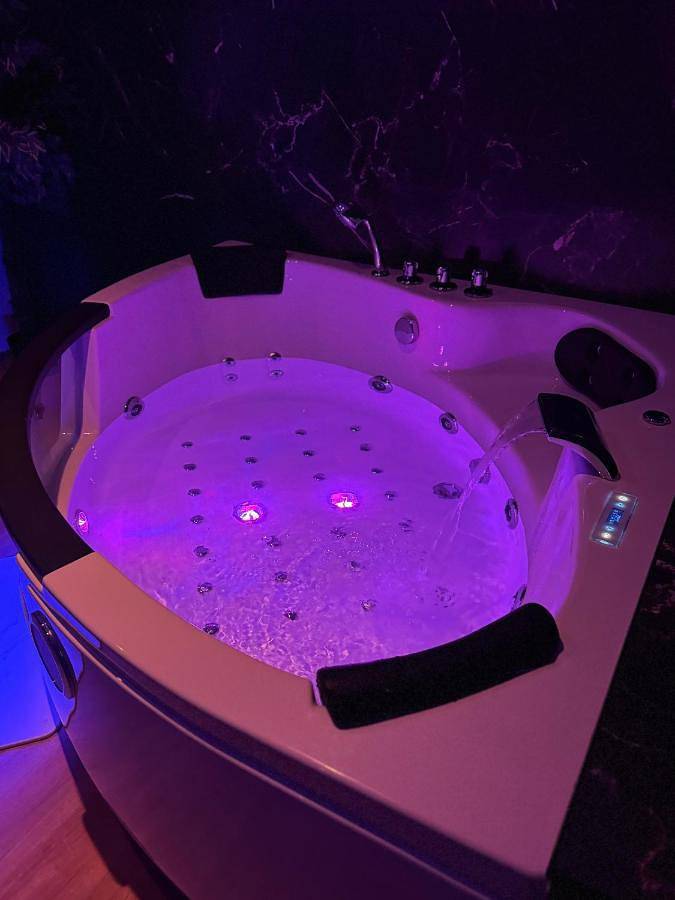 Gîte pour 2 personnes, avec jacuzzi à Broons - 3