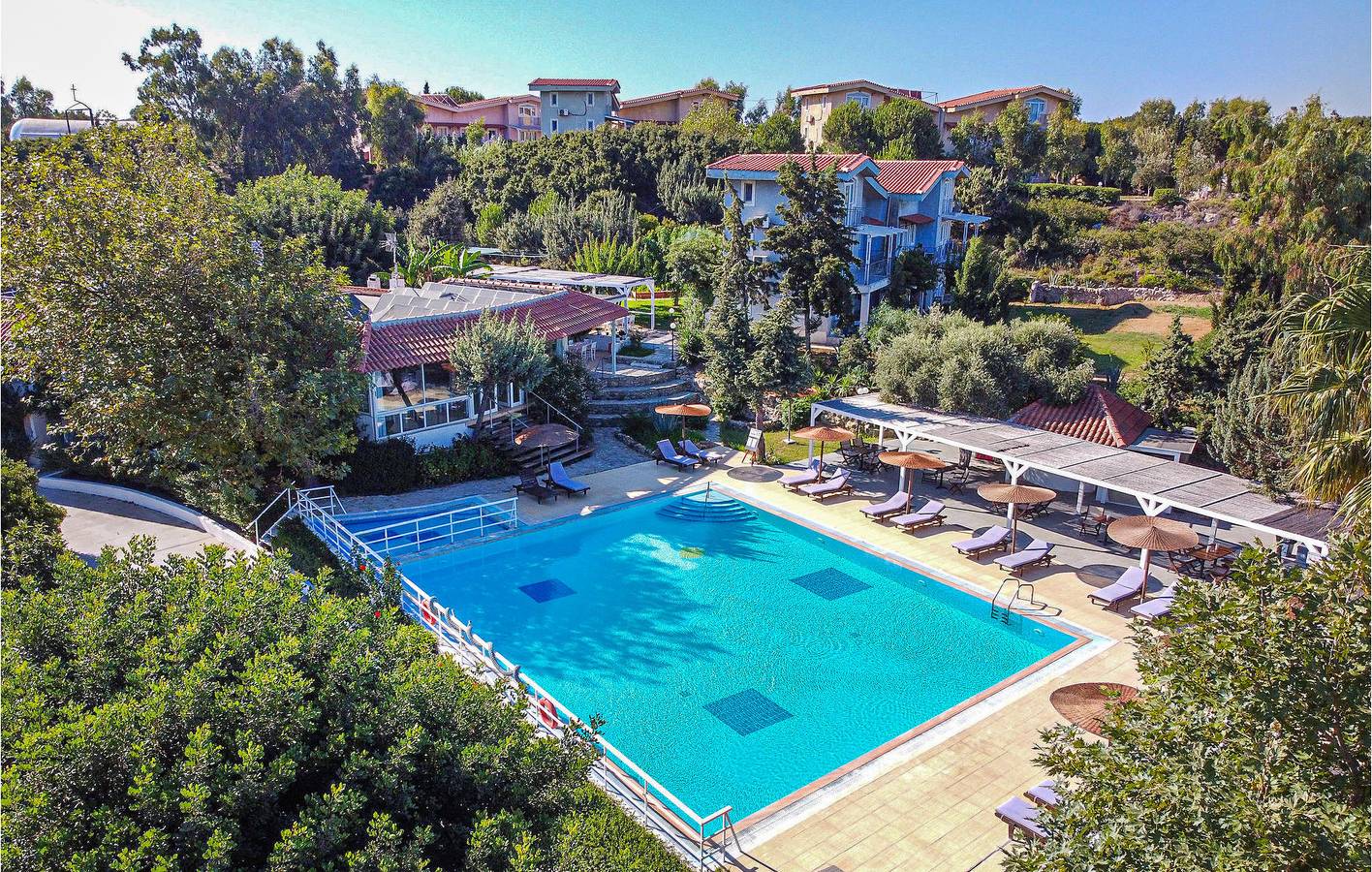Ganze Ferienwohnung, Urlaub an der Küste: Pool, AC, Küche (1.5km) in Kos