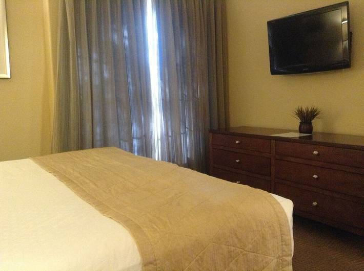 Vacation rental for 8 people, with hot tub and sauna as well as yard in North Scottsdale