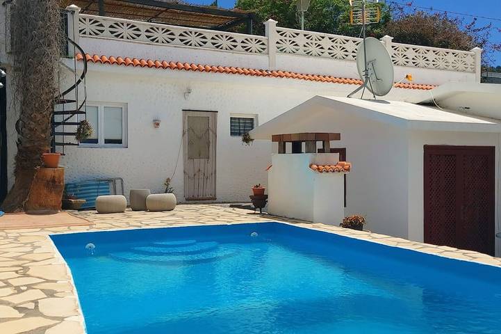 Holiday home for 3 people, with pool and garden - 1
