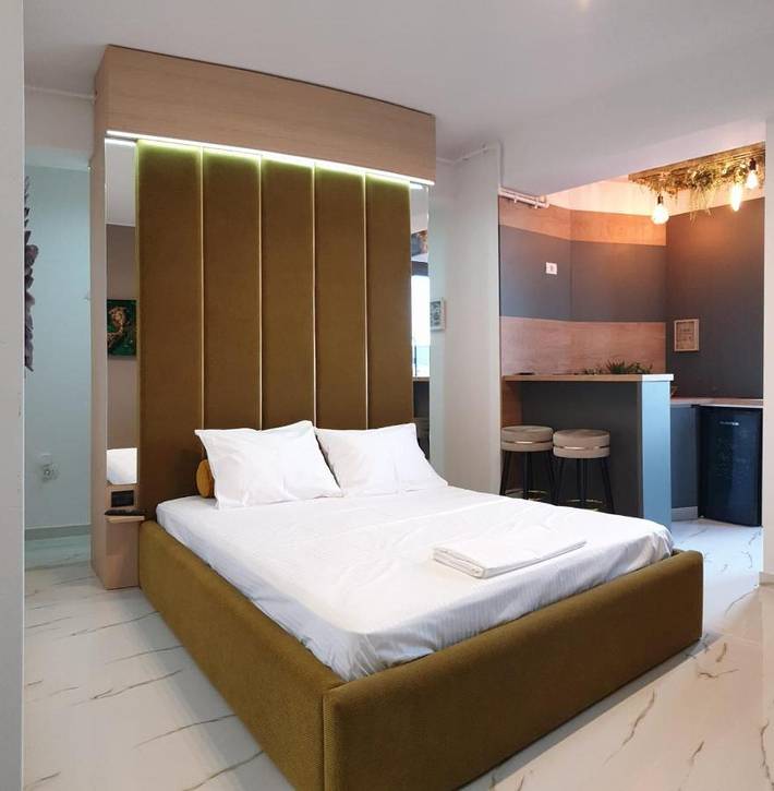 Appart’hôtel pour 2 personnes, avec balcon ainsi que vue et piscine, animaux acceptés
