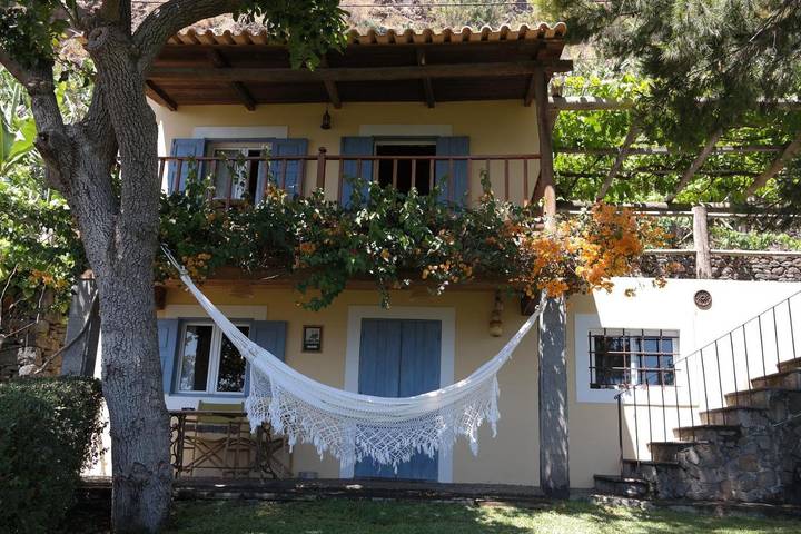 Casa de férias para 2 pessoas, com jardim e vista em Madeira