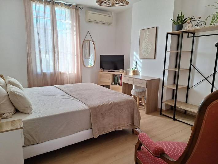 Gîte pour 4 personnes, avec jardin ainsi que terrasse et piscine à Pauillac - 2