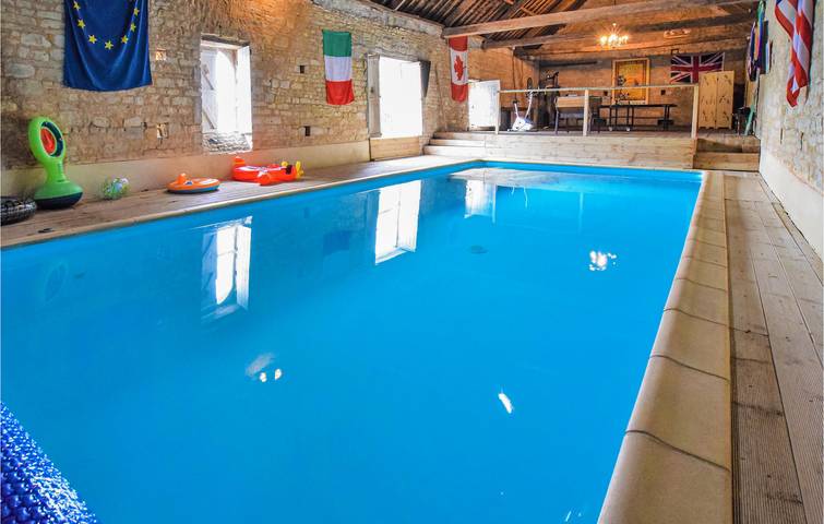 La Cambe Appartement avec piscine et jardin in Saint-Benoît-de-l'Aure, Région de Bayeux