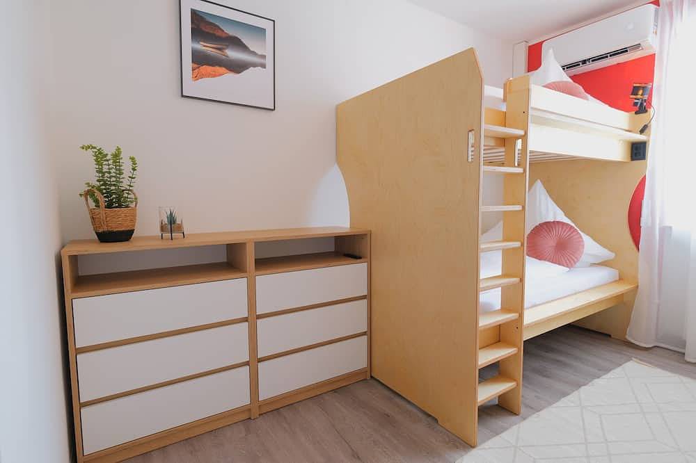 Ganze Wohnung, Helle Ferienwohnung (105qm) mit großer Küche und Parkplatz in Sinzing, Ostbayern