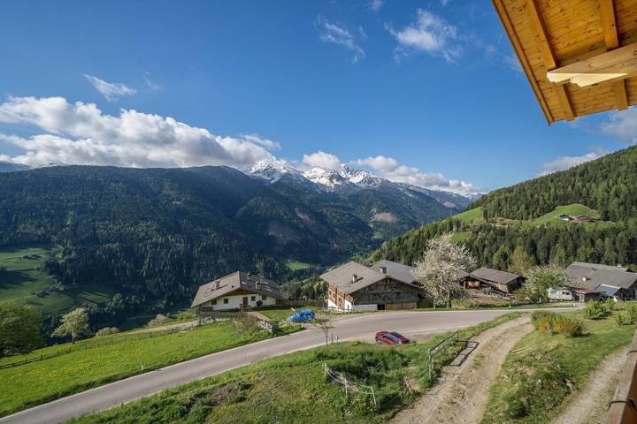 Entire apartment, Apartment 'Matscherhof Nikolaus' with Mountain View, Shared Garden and balcony in Ulten, Ortler Alps