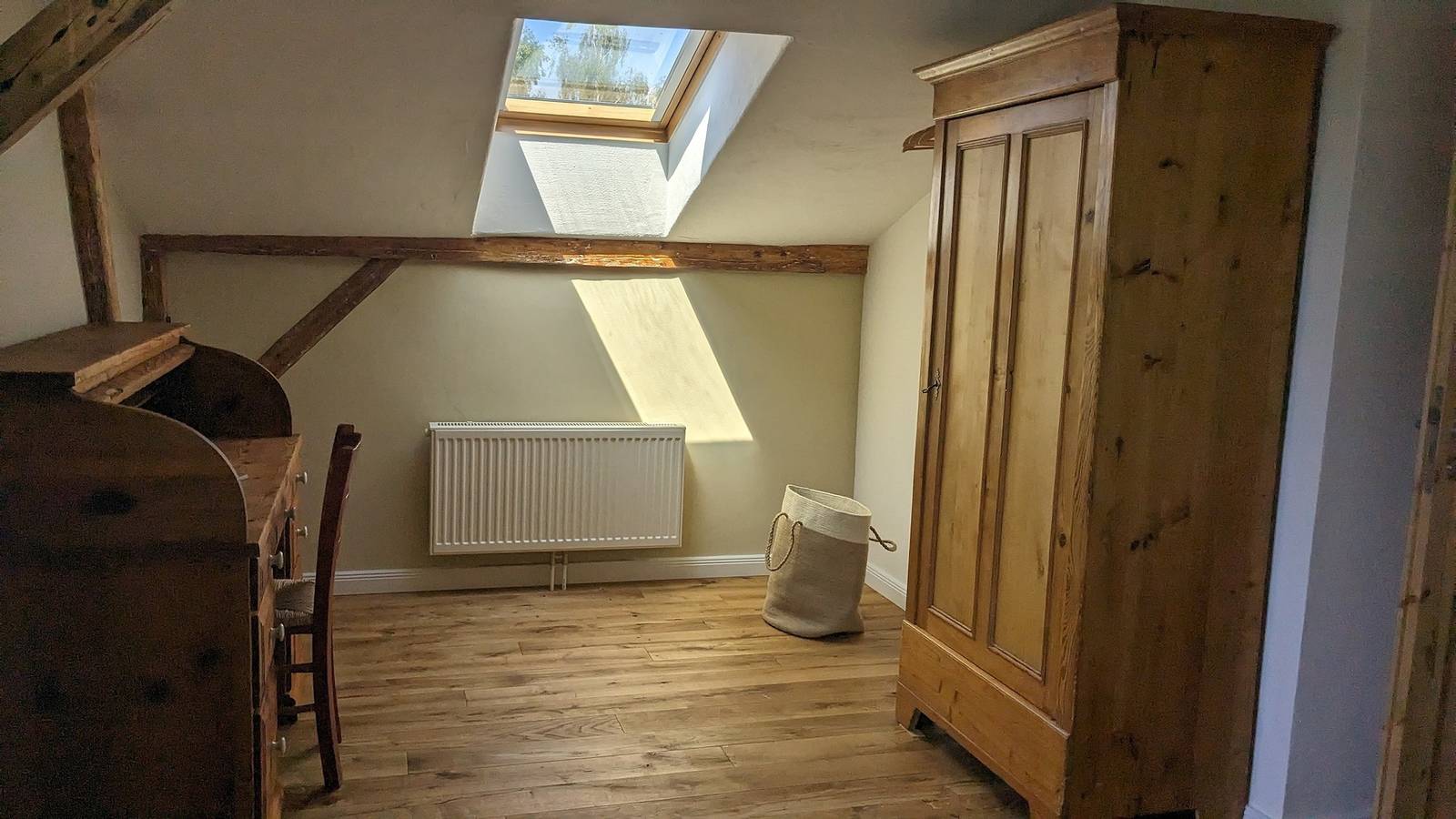 Ganze Ferienwohnung, Edler Altbau, 2,80m breites Doppelbett in Grube, Ostholstein