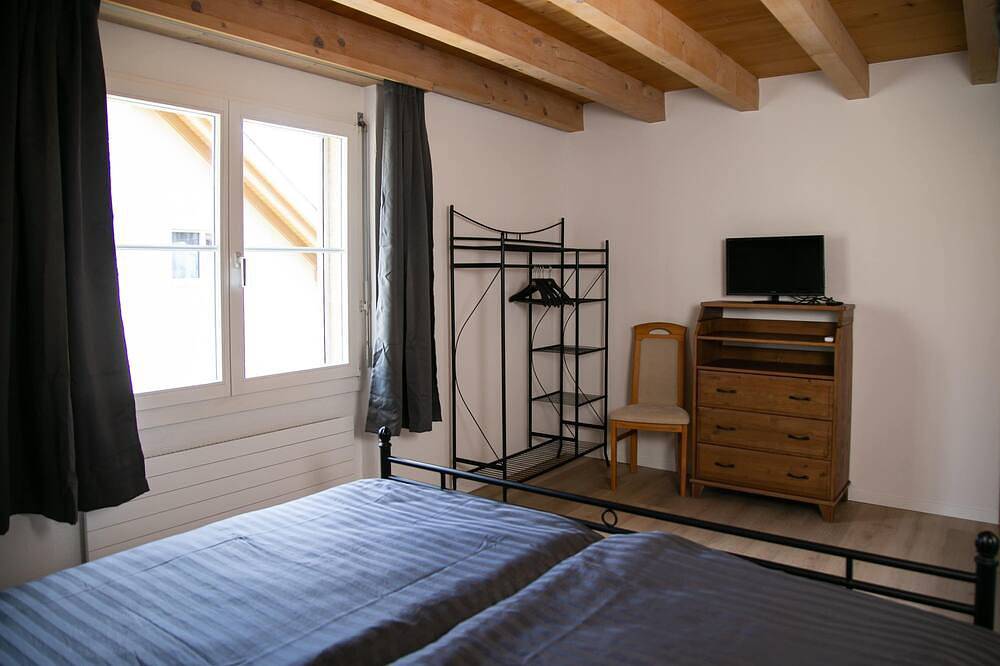 Ganze Wohnung, Wohnung mit Bergblick in Goldiwil|Balkon&Garage in Thun, Thunersee