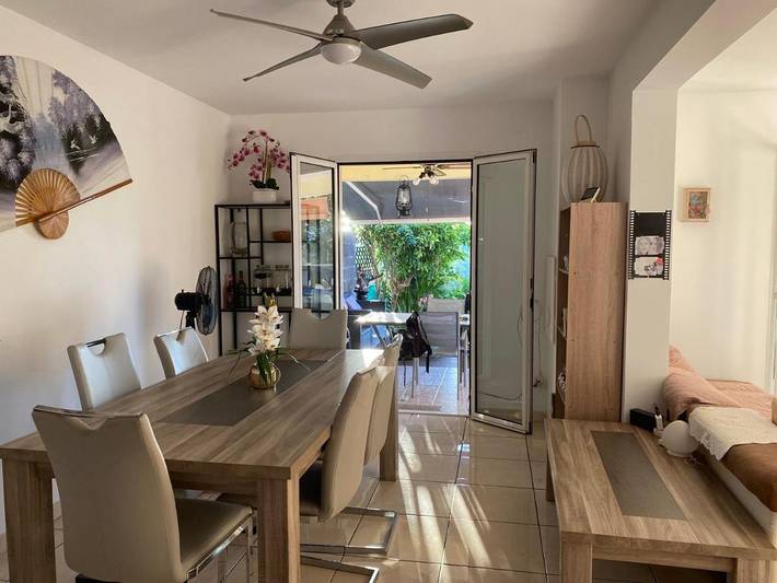 Appartement de vacances pour 2 personnes, avec vue ainsi que terrasse et jardin