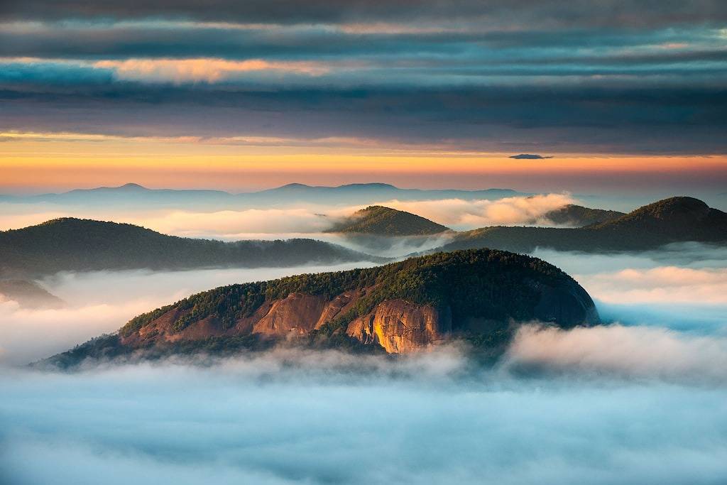 Ganze Wohnung, Updated Downtown Apartment w/ Big Private Balcony -- 2 Blocks to Pack Square in Blue Ridge Parkway, Asheville