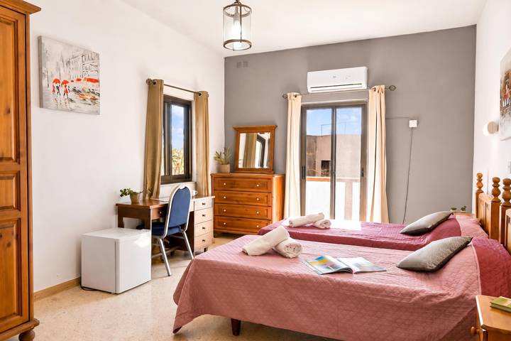Hotel for 2 people, with Balcony and Children pool in Malta