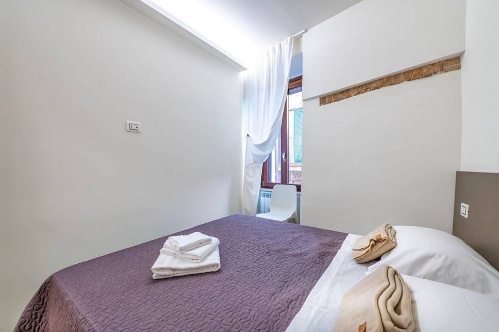 Entire apartment, Guesthost - Spoleto Bright and Modern Apartment in Spoleto, Perugia Province