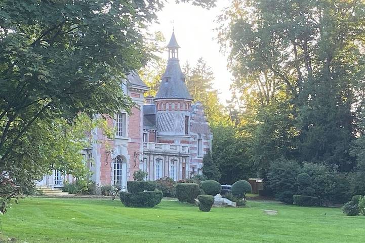Le gîte du château. Terrain de tennis. Ferme pédagogique.…. in Bertreville-Saint-Ouen, Région de Dieppe