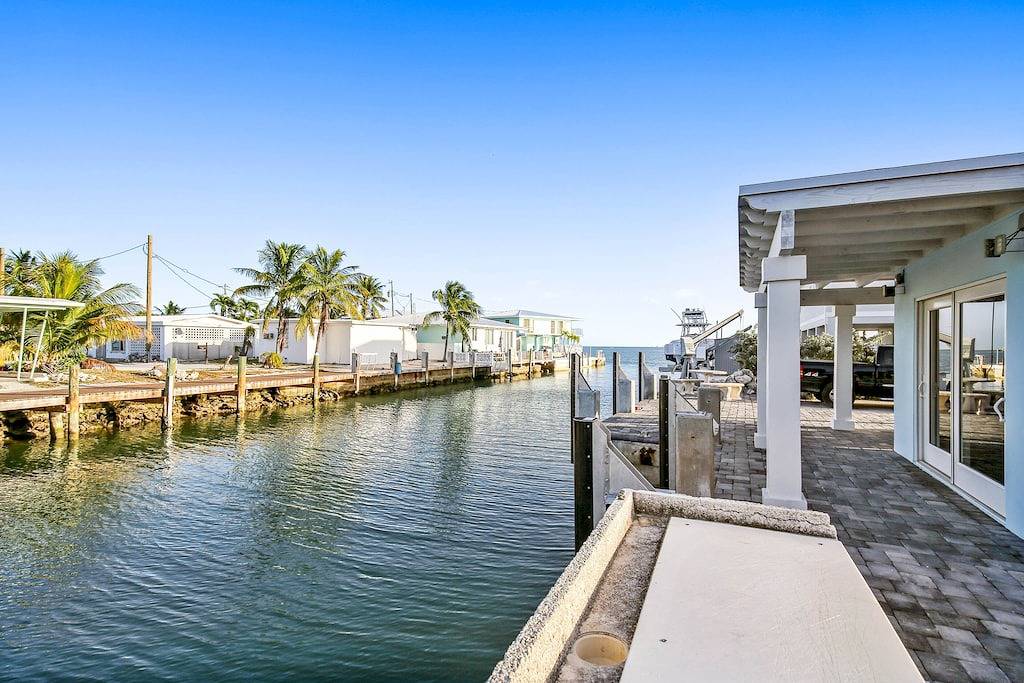 Neue Auflistung! Neu renoviertes Haus am Kanal mit privatem Pool. in Marathon, Monroe County