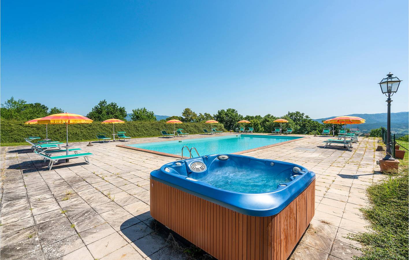 Ganze Ferienwohnung, Poppi Poolside Oase in Poppi, Casentino