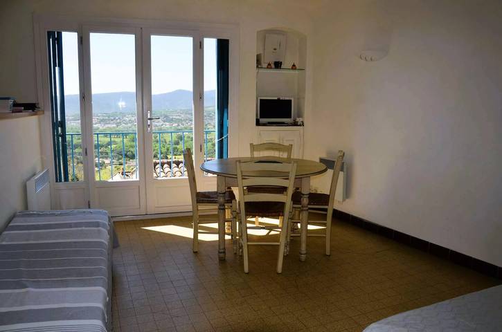 Ganze Wohnung, Wohnung für 4 Personen im Dorf Grimaud in Grimaud, Mittelmeerküste (Frankreich)