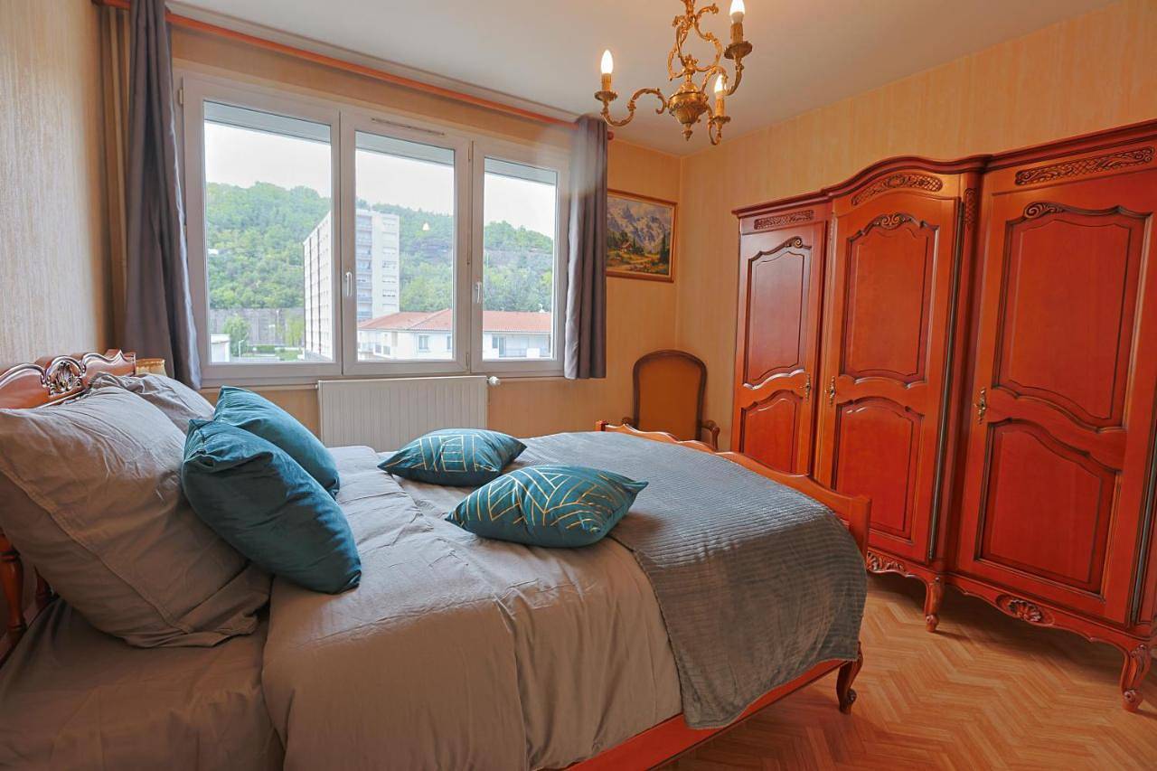 Appartement entier, Lumière et Espace, Lyon et Pilat à votre Portée in Rive-de-Gier, Parc Naturel Régional du Pilat