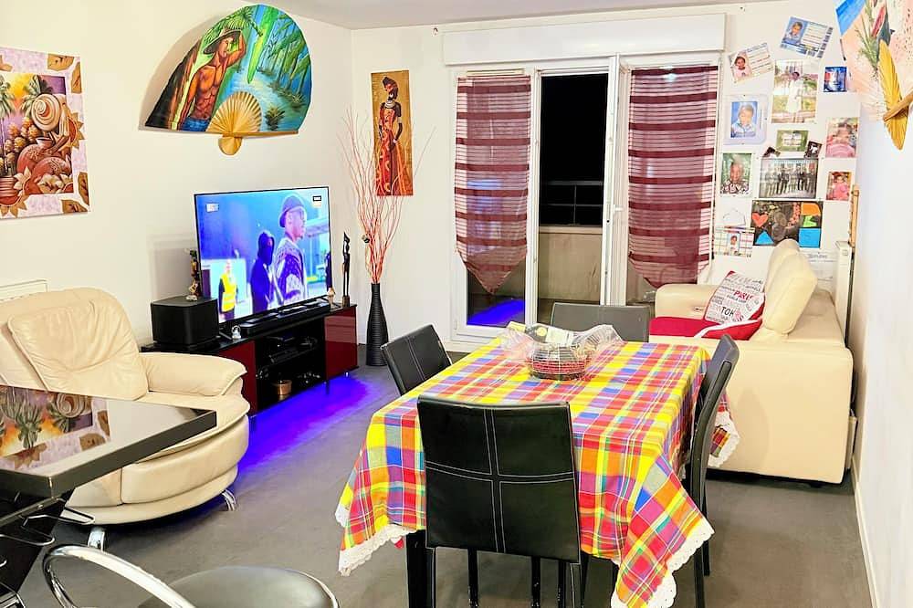 Entire apartment, Cosy apartment in Sevran - 15min from Parc Expo Villepinte and 20 min from Cdg in Sevran, Seine-Saint-Denis