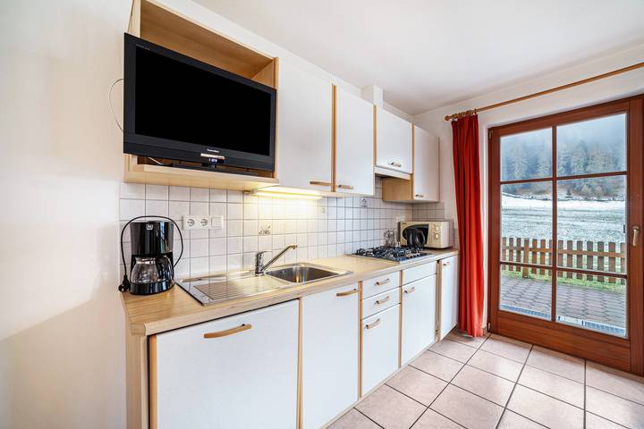 Entire apartment, Apartment "Rieglhof Maisel" with Mountain View, Garden & Wi-Fi in Graun, South Tyrol