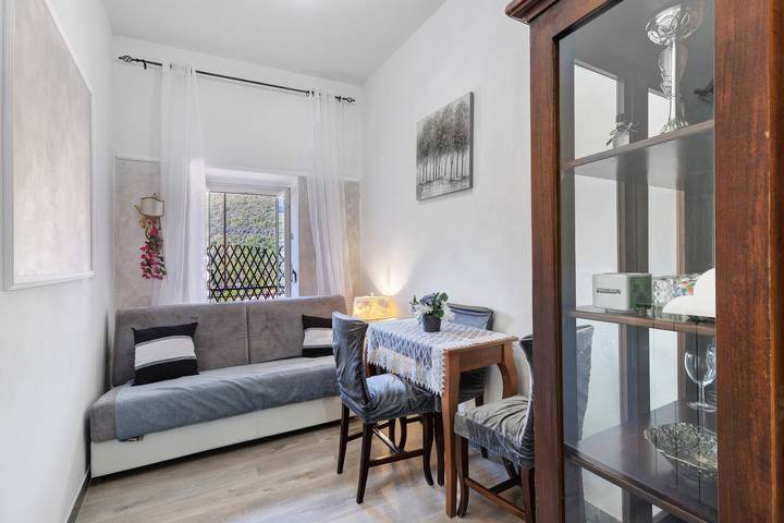 Ganze Wohnung, Ferienwohnung 'Colombina Bianca' mit Bergblick und Balkon in Licenza, Latium