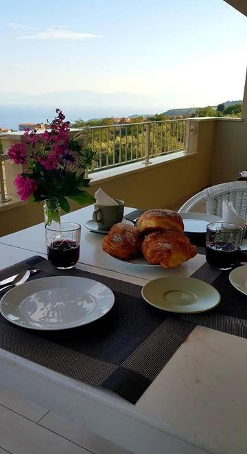 Gîte pour 4 personnes, avec vue et balcon à Zambrone
