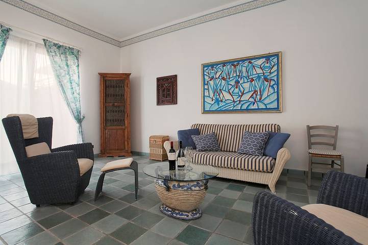 Ganze Wohnung, Helle Wohnung mit Blick auf den Strand und direktem Zugang zum Meer in Marina di Ragusa, Ragusa
