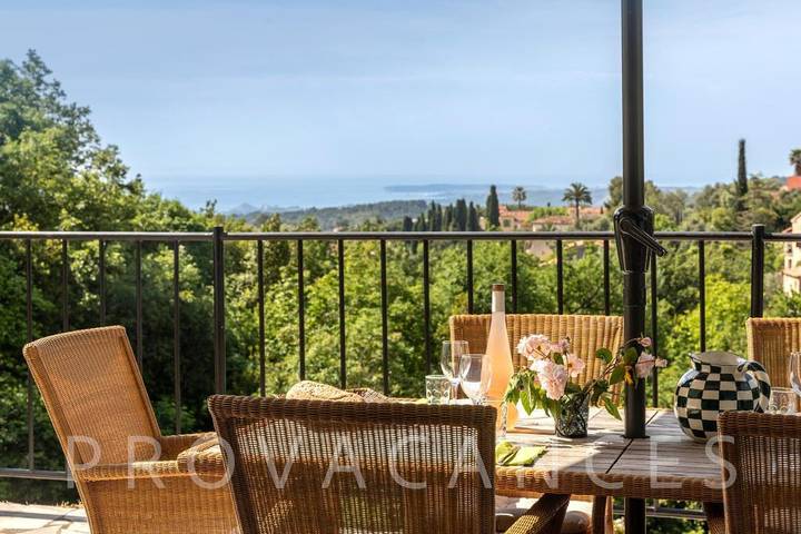 Large holiday house with pool within walking distance to Vence in Vence (Alpes Marítimos), Costa mediterránea (Francia)