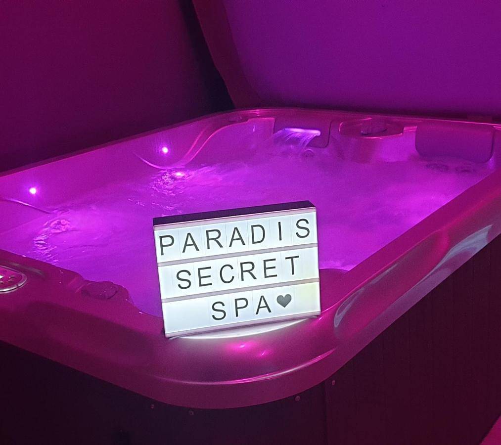 Paradis Secret Spa in Damprichard, Jura Francais