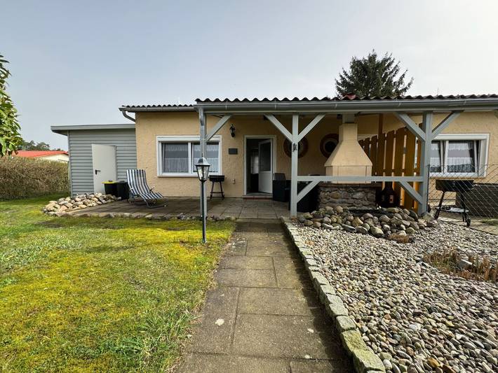 Ferienhaus für 3 Personen, mit Terrasse und Garten in Dargun