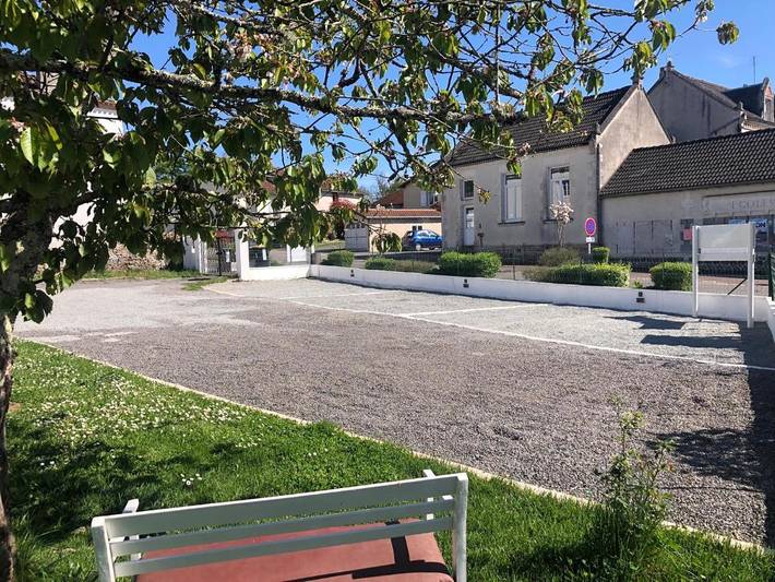 Location de vacances pour 6 personnes, avec vue et jardin à Oradour-Fanais - 2