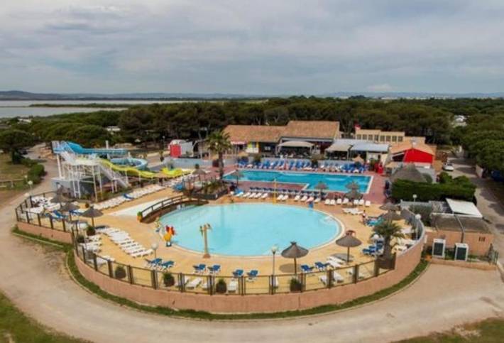 Location de vacances pour 8 personnes, avec Terrasse et Piscine ainsi que Vue et Vue sur le lac à Jacou