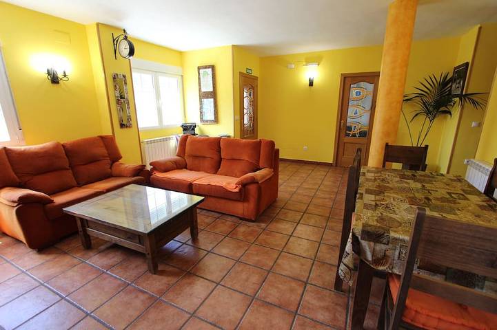 Casa Rural Las Riendas in Muñeca, Guardo