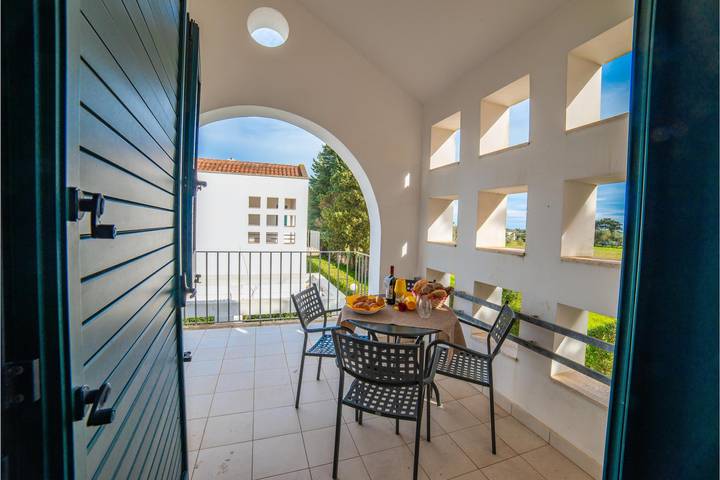 Appartamento per 4 persone, con piscina e balcone a Frassanito