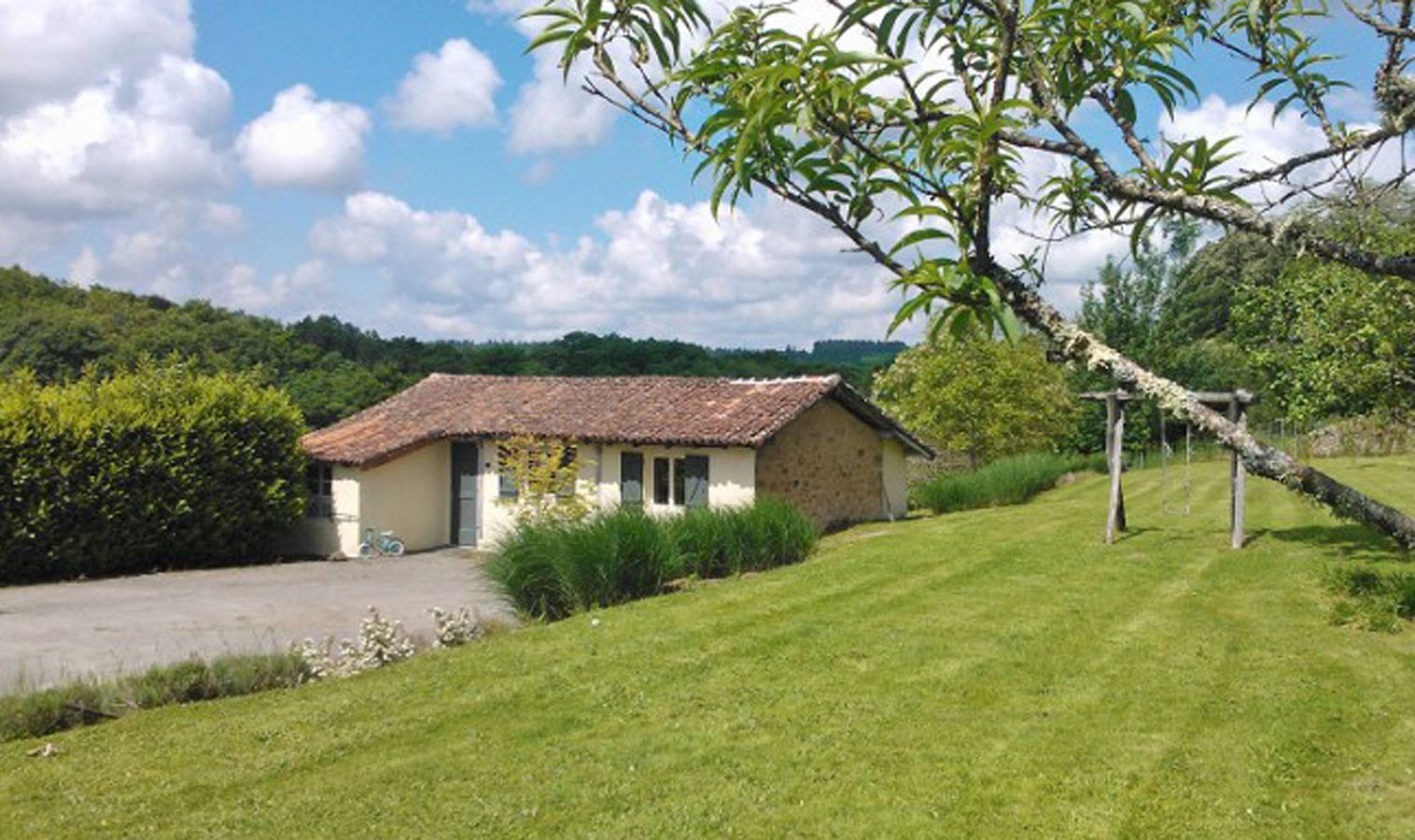 Gîte pour 4 personnes avec piscine in Saint-Auvent, Parc naturel régional Périgord-Limousin