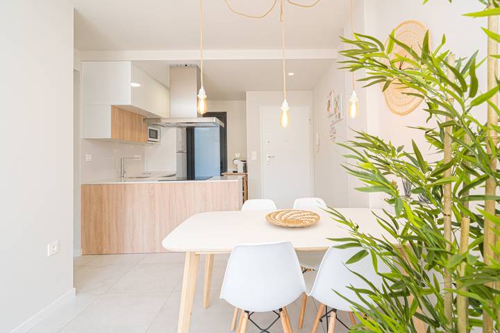Apartamento para 4 personas, con Terraza además de Jardín y Piscina en Pilar de la Horadada