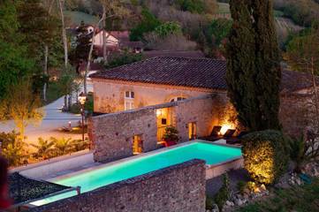 Hôtel pour 4 personnes, avec piscine et vue ainsi que sauna et jardin, animaux acceptés à Saint-Mont