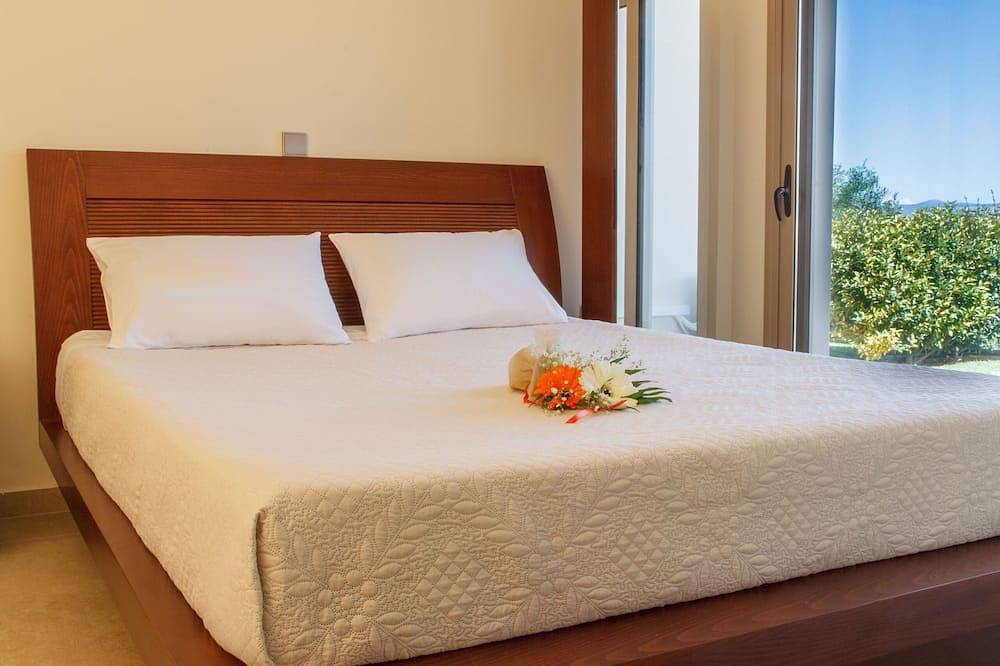 Luxury Villa near Nafplio with panoramic views of the sea, Tolo & Mount Asini. in Asini, Argolis