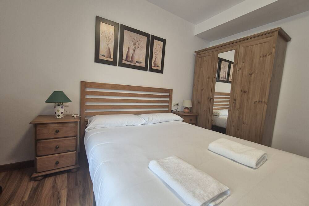 Entire apartment, 25A06 Centrico Playa 4 dormitorios Luanco in Luanco, Gozón