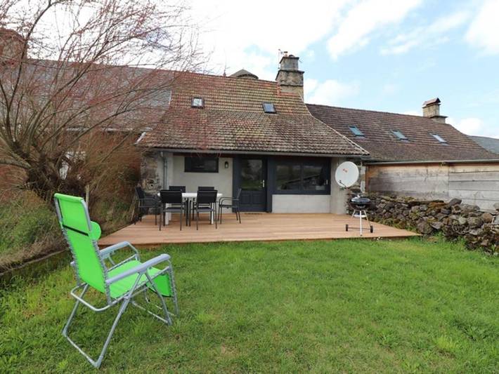 Location de vacances pour 4 personnes, avec Terrasse et Jardin à Saignes