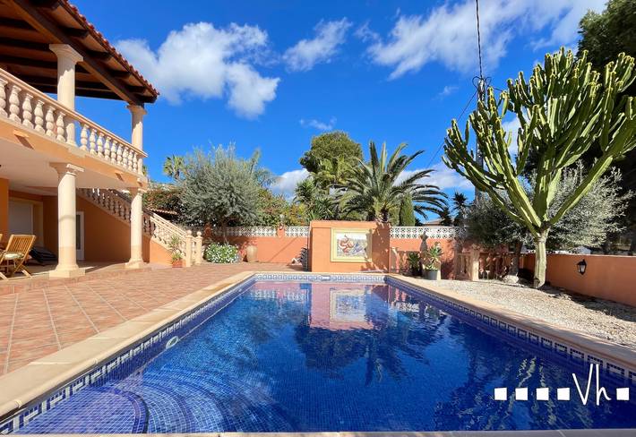 Chalet para 10 personas, con Balcón además de Terraza y Jardín en Marina Alta