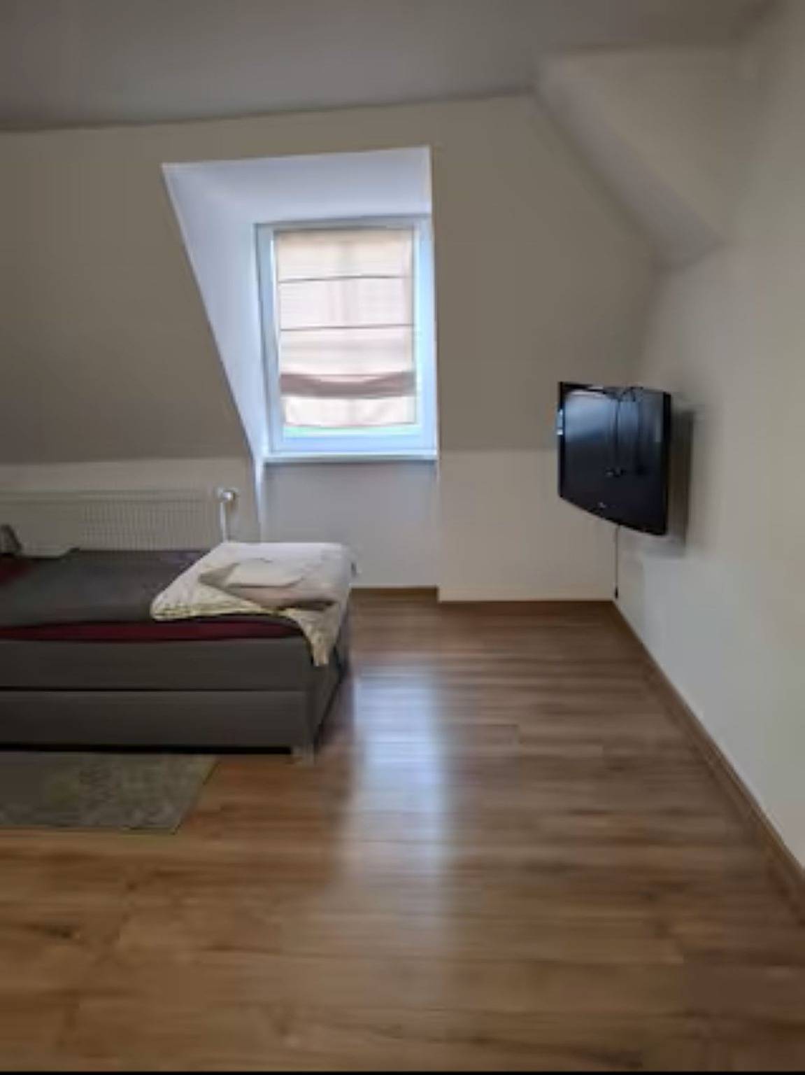 Ganze Ferienwohnung, Schöne Vollausgestattete Monteurs- Gästewohnung in der Gartenstadt Leuna und nähe Geiseltalsee / 2210 in Leuna, Saale-Unstrut