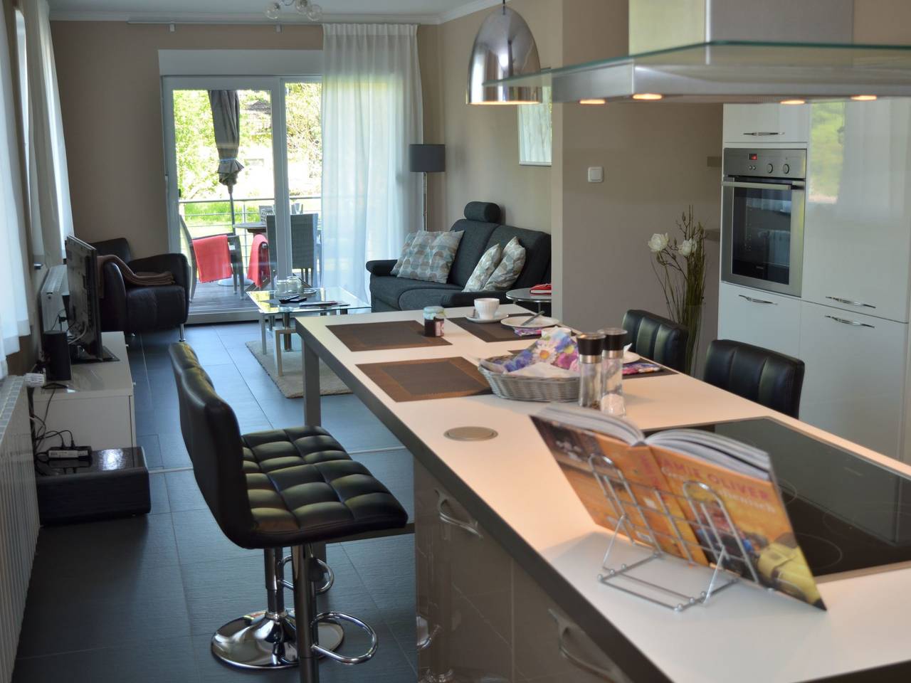 Ganze Wohnung, Mit Terrasse und Parkplatz in Preußisch Oldendorf, Wiehengebirge