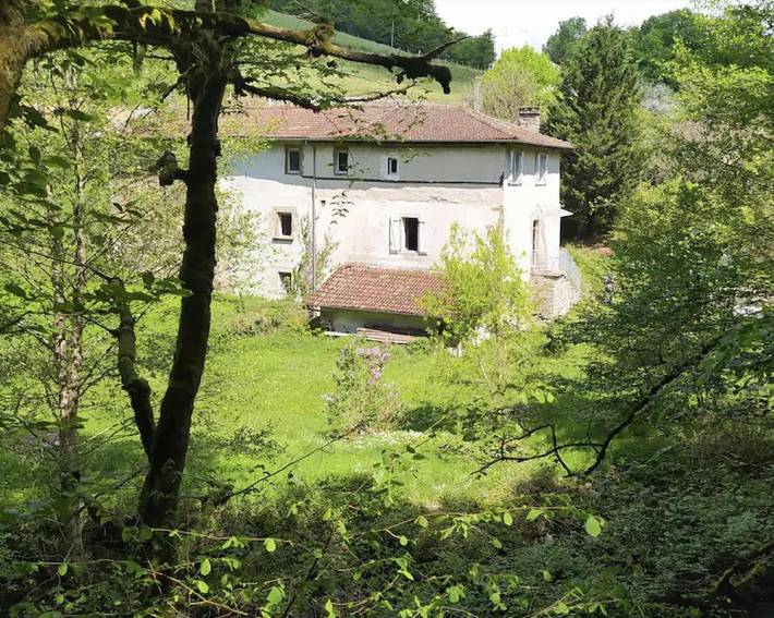 Location de vacances pour 8 personnes, avec Terrasse ainsi que Jardin et Vue à Tulle