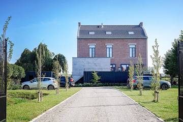 Location de vacances pour 26 personnes, avec jardin et terrasse à Maasmechelen