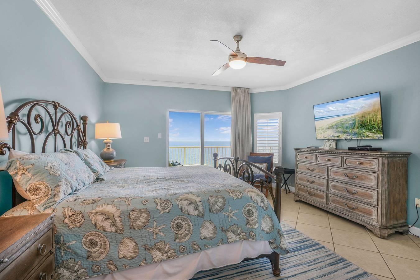Ganze Wohnung, Admirals Quarters 1402- Beachfront 3 bedrooms 3 baths Sleeps 8 in Orange Beach, Baldwin County